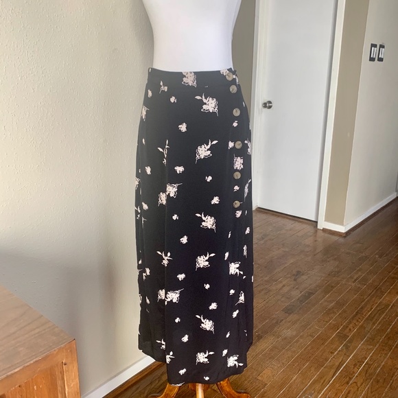 Something Navy High Waist Midi Skirt In Black Etch - Picture 2 of 9